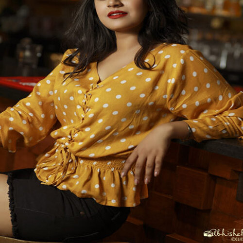 NEW ARRIVALS JUICY WET PUSSY AFRICAN GIRL MAYRA FROM HAZRATGANJ LUCKNOW THIRSTY FOR HORNY SEX
